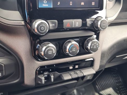 New 2026 RAM 2500 Tradesman w/ Chrome Appearance Group AWD/4WD image 18