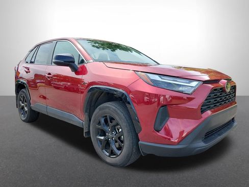 Used 2024 Toyota RAV4 LE FWD image 7