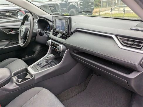 Used 2021 Toyota RAV4 XLE w/ Carpet Mat Package (TMS) image 35