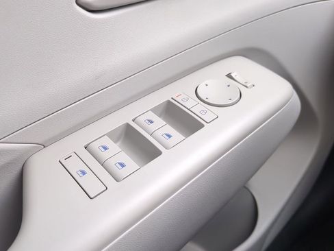 New 2026 Hyundai Kona SE image 27