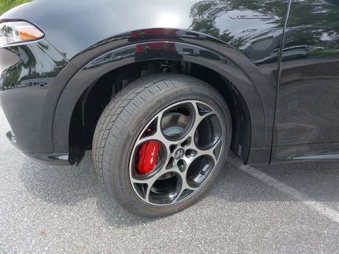 New 2025 Alfa Romeo Tonale w/ Premium Package image 34