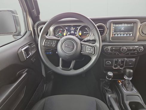 Used 2023 Jeep Wrangler Unlimited image 13