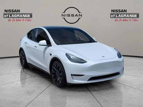 Used 2023 Tesla Model Y Performance AWD/4WD image 3