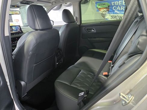 New 2026 Nissan Rogue Platinum image 5