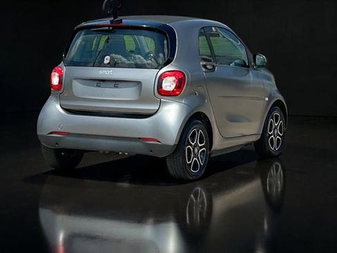 Used 2019 smart fortwo electric drive RWD image 4