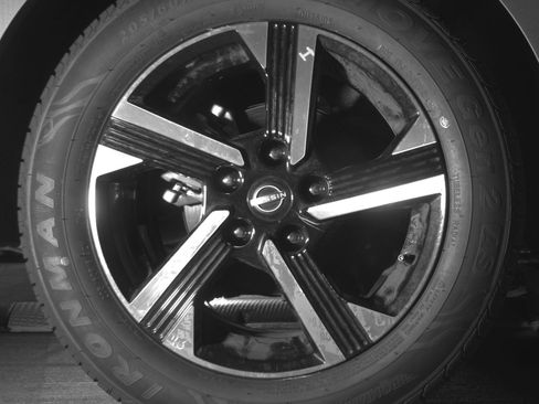 Used 2025 Nissan Sentra SV FWD image 13