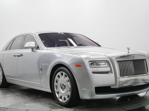 Used 2013 Rolls-Royce Ghost image 3