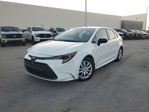 Used 2024 Toyota Corolla LE image 1