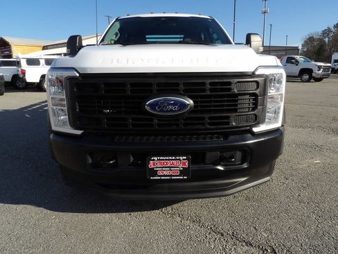 Used 2024 Ford F550 4x4 Crew Cab Super Duty image 9