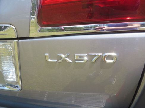 Used 2009 Lexus LX 570 4WD image 9