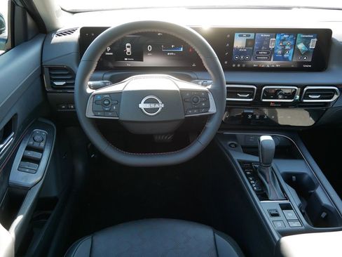 New 2026 Nissan Sentra SR w/ SR Premium Package FWD image 9
