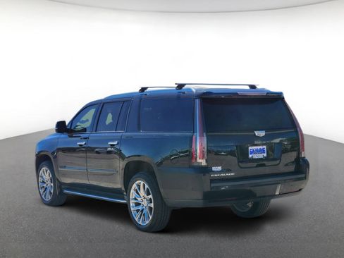 Used 2020 Cadillac Escalade ESV Premium Luxury w/ Escalade Sport Edition RWD image 4