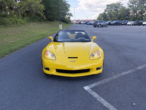 Used 2010 Chevrolet Corvette Grand Sport w/ Preferred Equipment Group RWD image 2