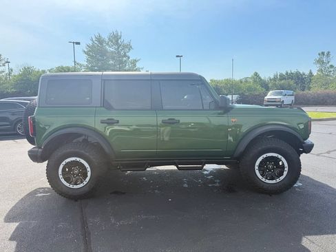 Used 2024 Ford Bronco Badlands w/ Sasquatch Package AWD/4WD image 8