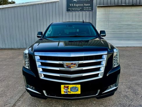 Used 2018 Cadillac Escalade ESV Premium Luxury AWD/4WD image 2