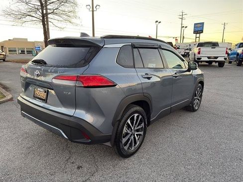 Used 2023 Toyota Corolla Cross XLE image 7