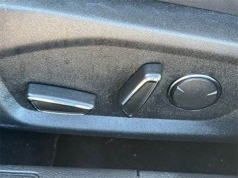 Used 2020 Ford Fusion SE image 26