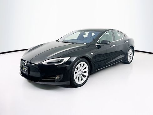 Used 2018 Tesla Model S 75D image 3