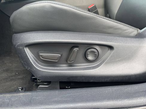 Used 2025 Toyota Camry SE FWD image 22
