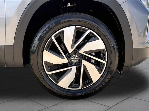 Used 2025 Volkswagen Atlas SE FWD image 10