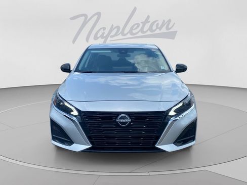 Used 2024 Nissan Altima 2.5 SV w/ SV Premium Package FWD image 9