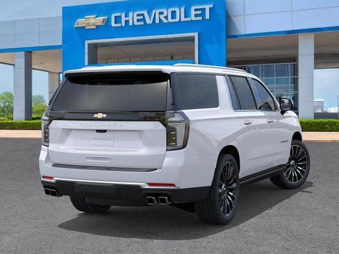 New 2026 Chevrolet Suburban High Country AWD/4WD image 30