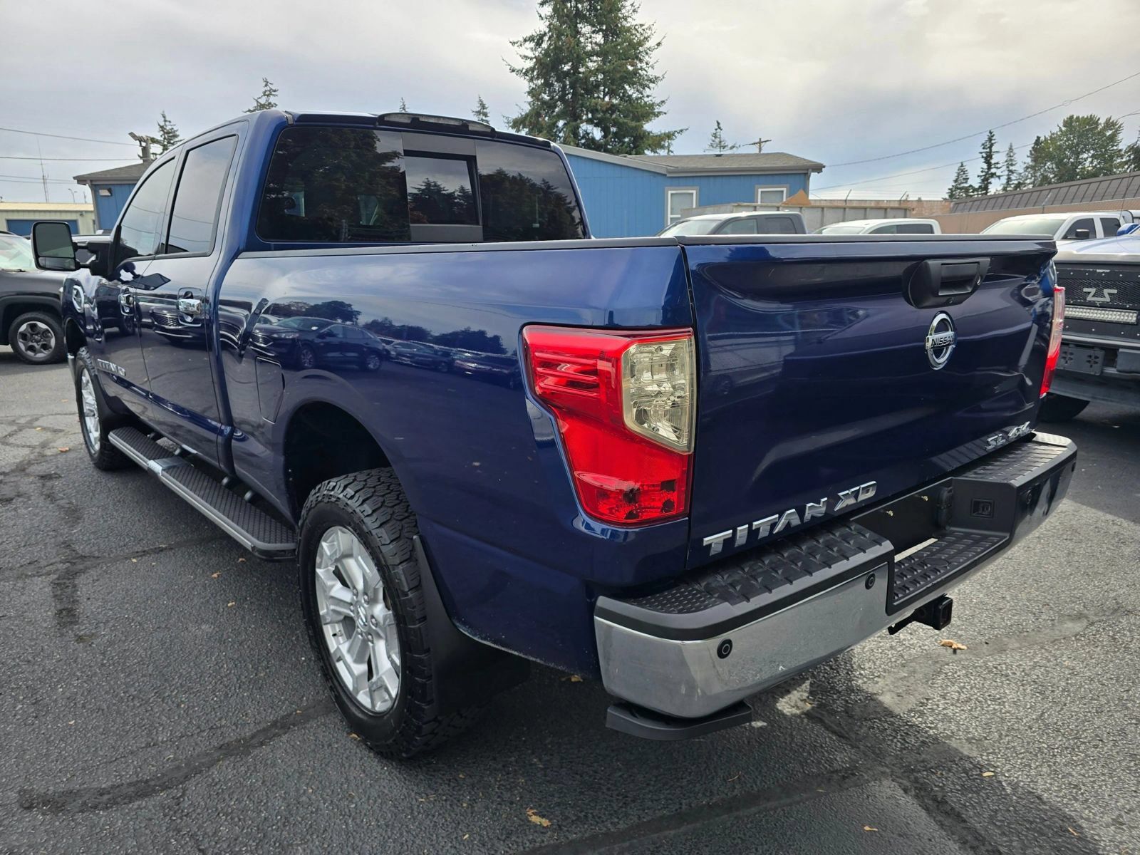 Used 2016 Nissan Titan SL AWD/4WD image 3