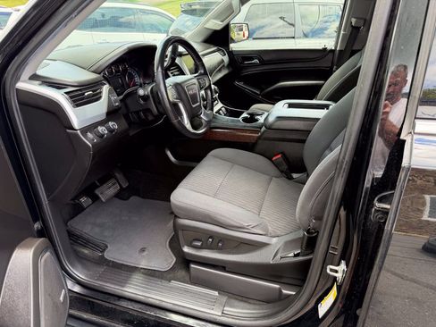 Used 2018 GMC Yukon SLE w/ SLE Value Package AWD/4WD image 9