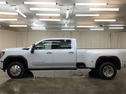 New 2026 GMC Sierra 3500 Denali Ultimate image 13