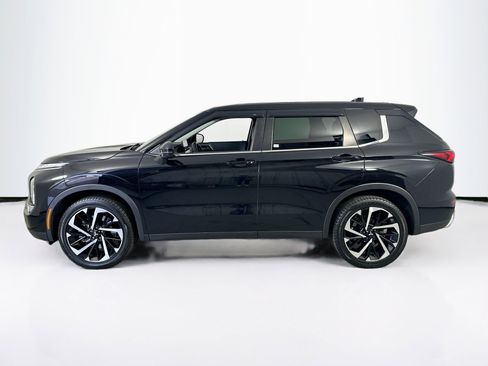 Used 2022 Mitsubishi Outlander SE image 8