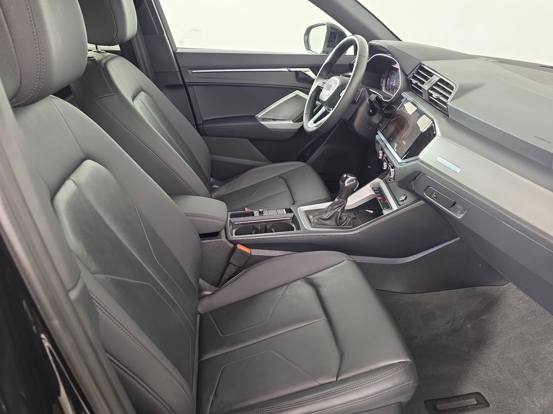 Certified 2025 Audi Q3 2.0T Premium Plus w/ Premium Plus Package AWD/4WD image 45