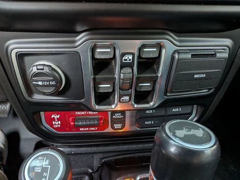 Used 2021 Jeep Wrangler Unlimited Rubicon image 24