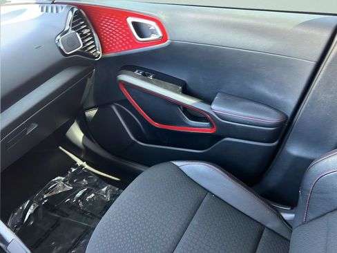 Used 2025 Kia Soul GT-Line FWD image 13