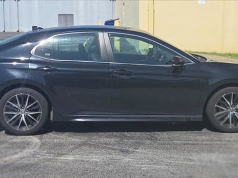 Used 2024 Toyota Camry SE FWD image 8
