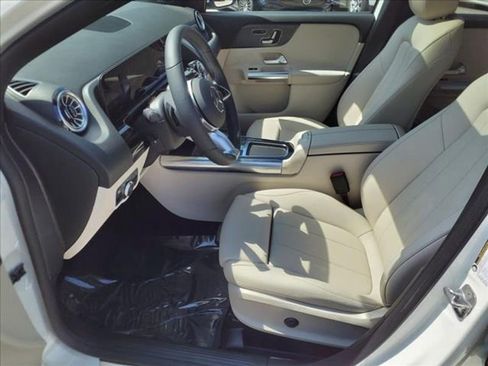 Used 2025 Mercedes-Benz GLA 250 4MATIC image 7