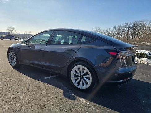Used 2021 Tesla Model 3 Standard Range Plus image 9