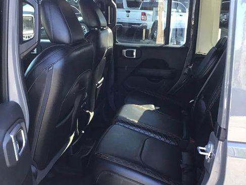 Used 2022 Jeep Wrangler Unlimited Sahara AWD/4WD image 5