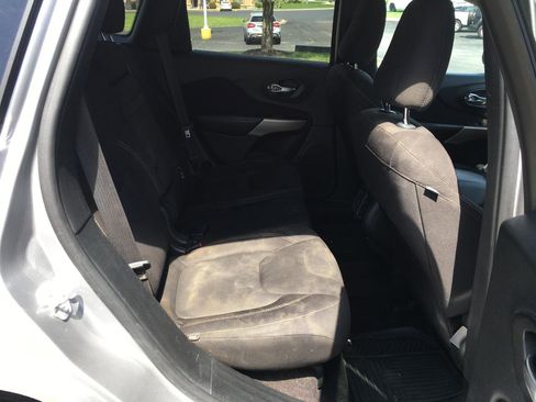 Used 2017 Jeep Cherokee Latitude w/ Safety/Convenience Group image 22