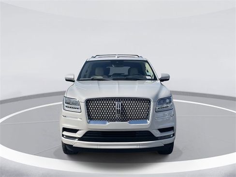 Used 2021 Lincoln Navigator Reserve image 2