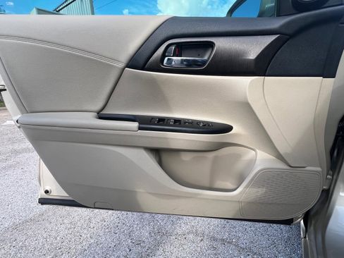 Used 2013 Honda Accord EX image 25