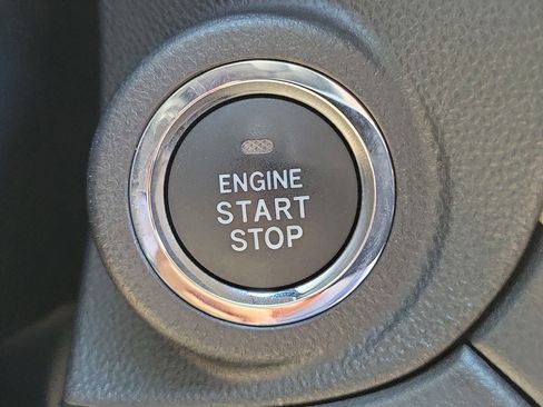 Certified 2022 Subaru Outback Limited w/ Popular Package #2 image 32