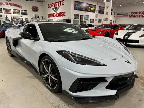 Used 2022 Chevrolet Corvette Stingray Preferred Cpe w/ Z51 Performance Package RWD image 5