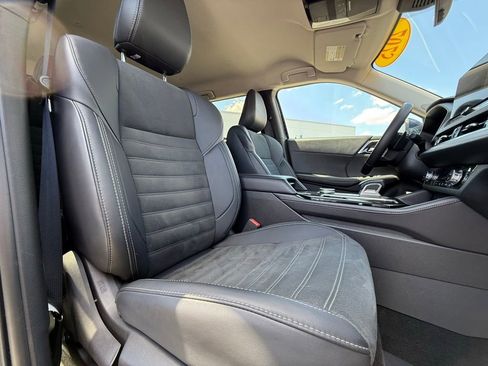 Used 2025 Mitsubishi Outlander SE AWD/4WD image 14