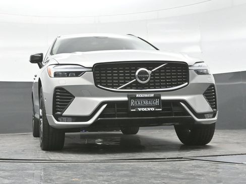 Used 2023 Volvo XC60 B5 Plus w/ Climate Package AWD/4WD image 19