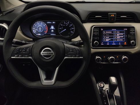 Used 2021 Nissan Versa SV FWD image 22