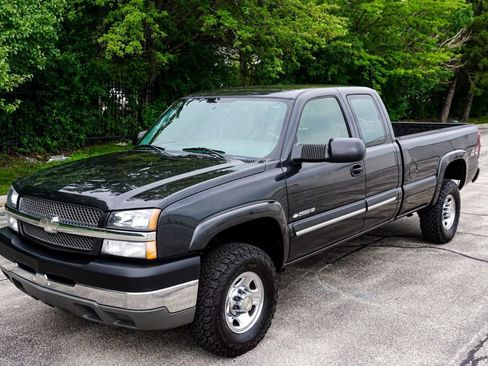 Used 2004 Chevrolet Silverado 2500 LS AWD/4WD image 23