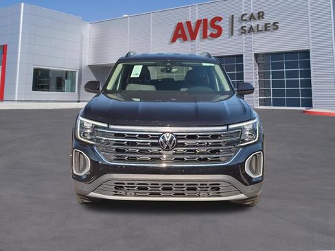 Used 2025 Volkswagen Atlas SE FWD image 2