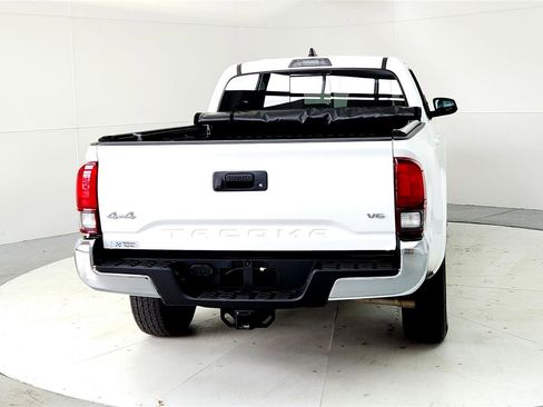 Certified 2023 Toyota Tacoma SR5 AWD/4WD image 5