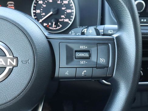 Used 2024 Nissan Rogue S FWD image 25