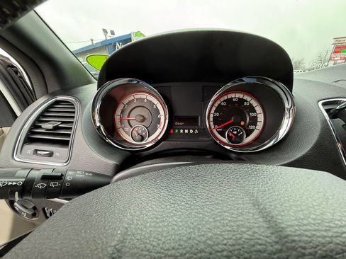 Used 2017 Dodge Grand Caravan SXT image 16